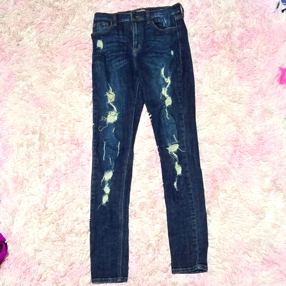 Juniors Skinny Leg Distressed Jeans